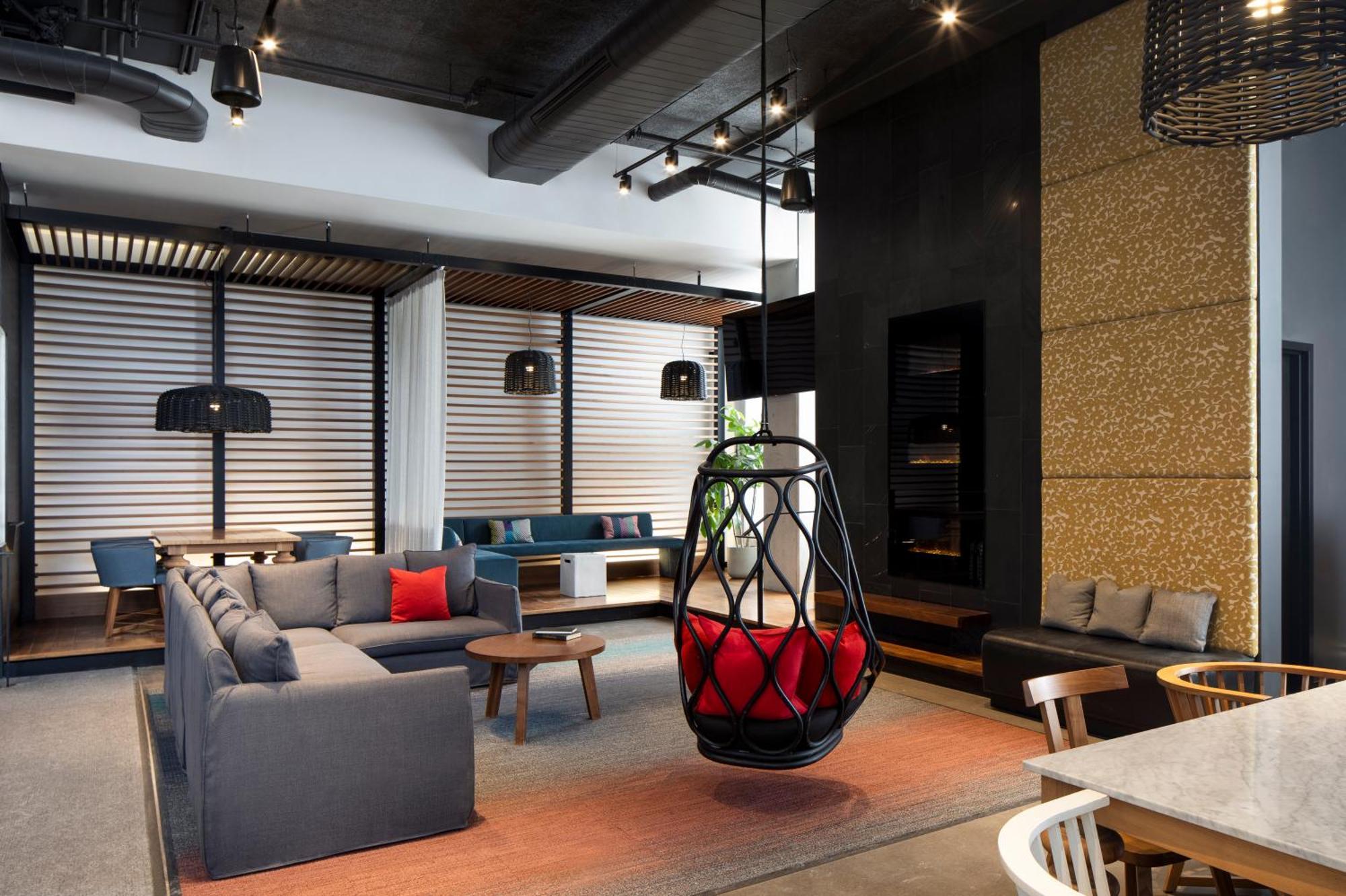 Alt Hotel Toronto Airport Мисисага Екстериор снимка