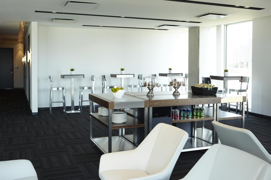 Alt Hotel Toronto Airport Мисисага Екстериор снимка