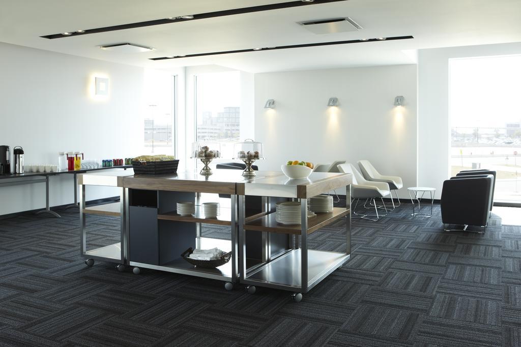 Alt Hotel Toronto Airport Мисисага Екстериор снимка